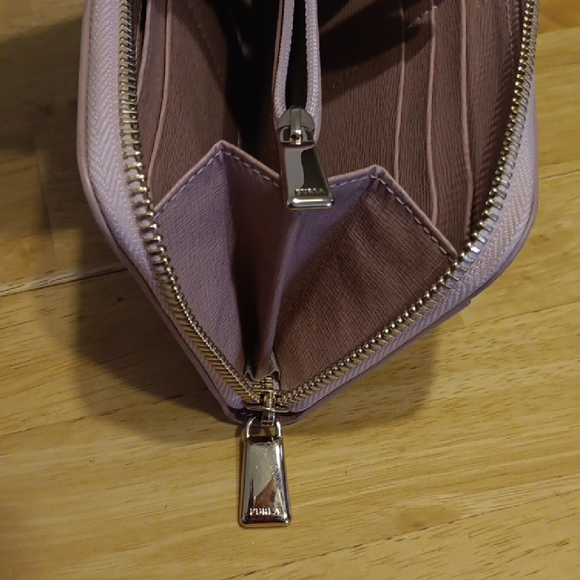 Elegant Lavender Bow Wallet - Picture 7 of 7
